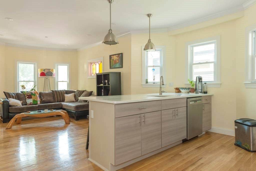 200 Willow Ave - Photo 1