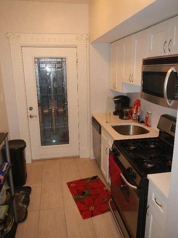 180 Hillside Street - Photo 1