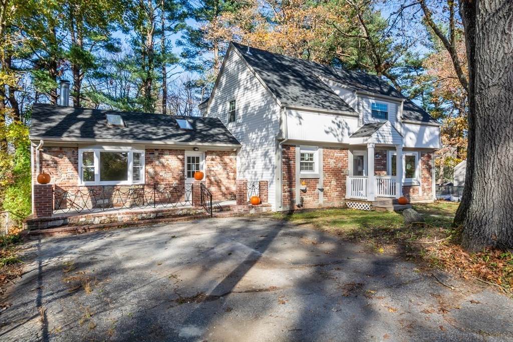 16 Chestnut Hill Rd. - Photo 1