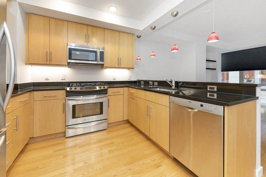 80 Broad St - Photo 1