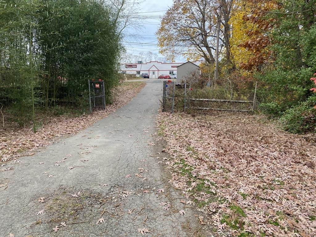 28 W Grove &5,0,0Oak Ave - Photo 1