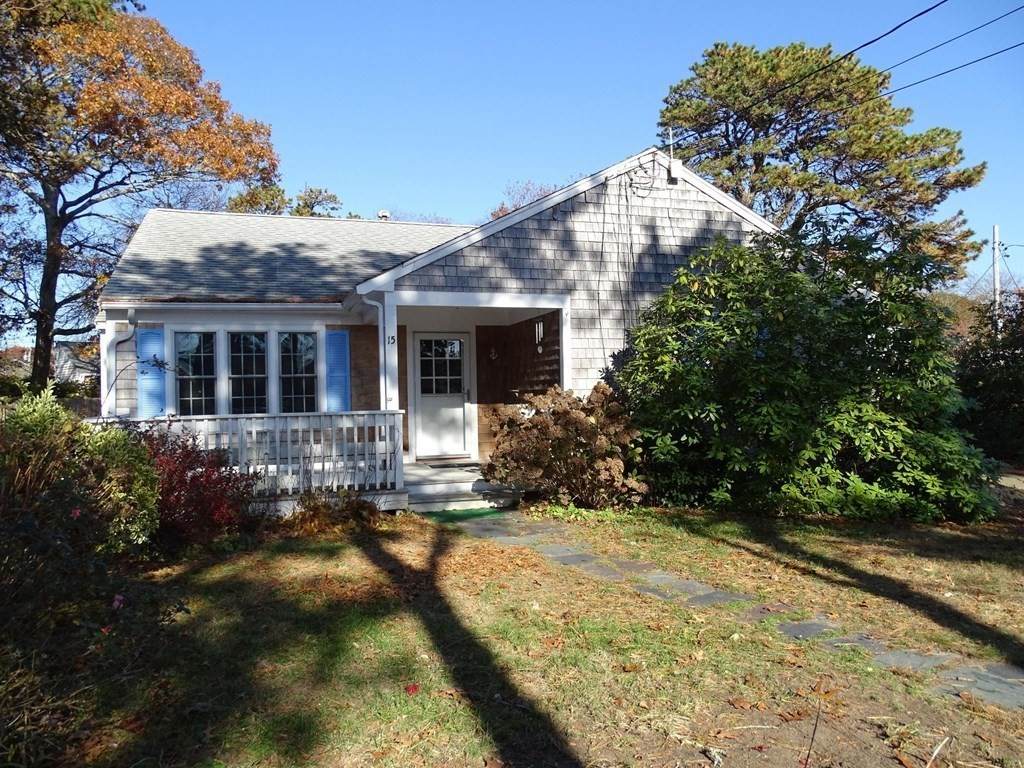 230 Gosnold St - Photo 1