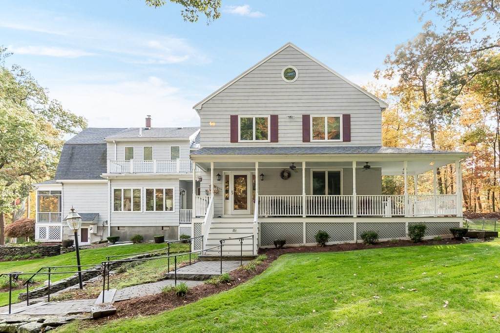 14 Boutwell St - Photo 1