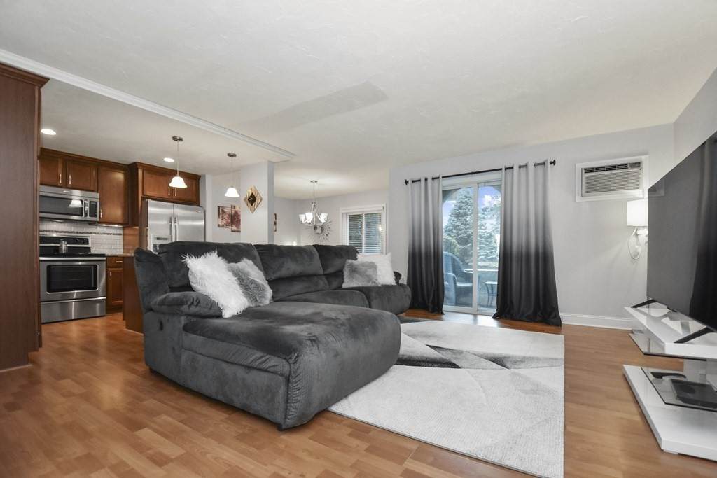 210 Fellsview Terrace - Photo 1