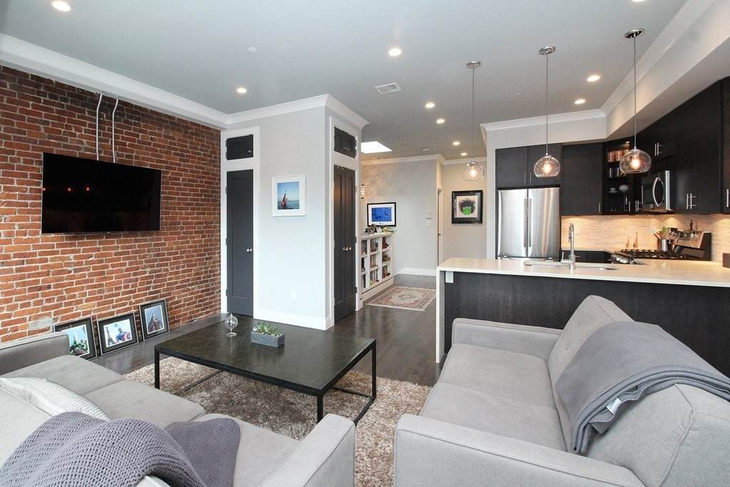 134 Warren - Photo 1