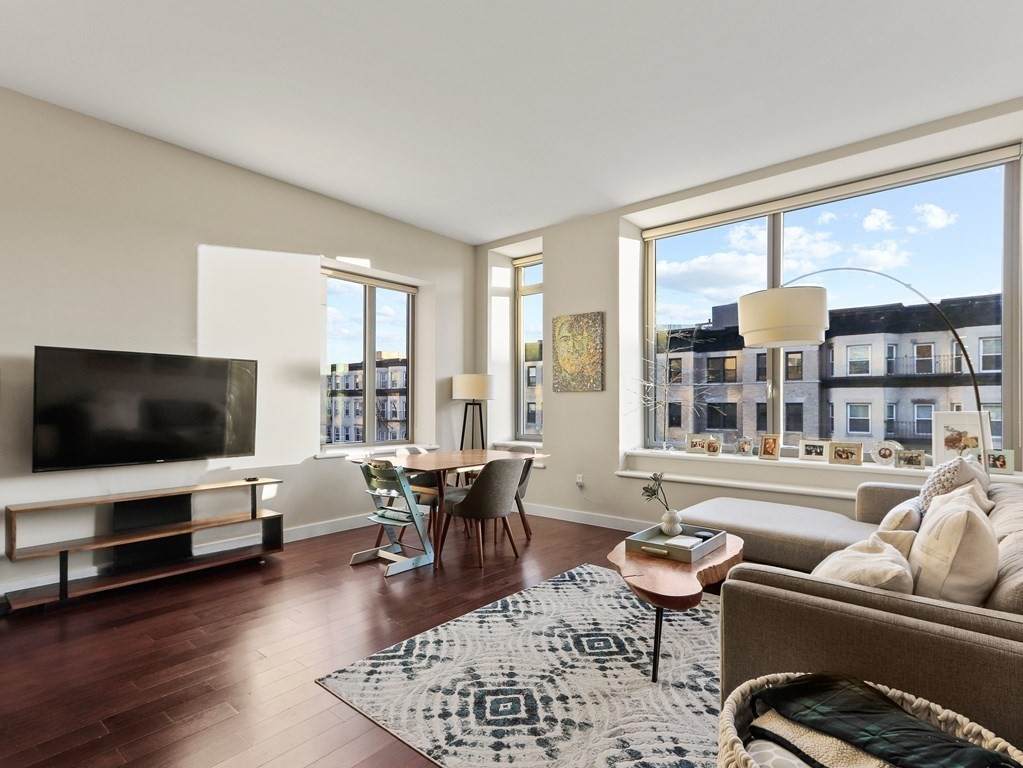 43 Westland Ave - Photo 1
