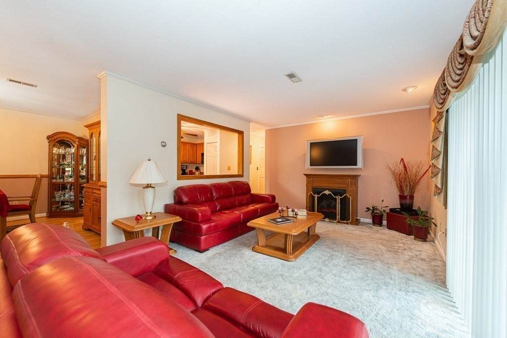 221 Oak St - Photo 1