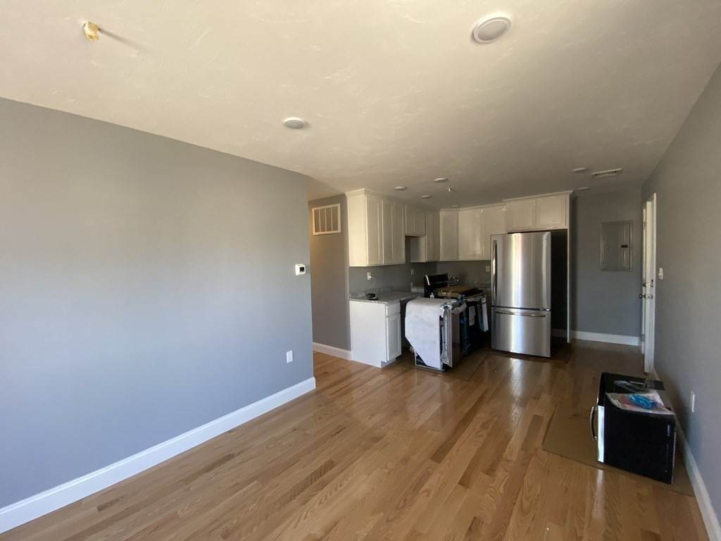 18 Bates - Photo 1