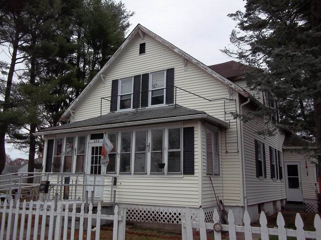 258 Greenslitt Ave - Photo 1