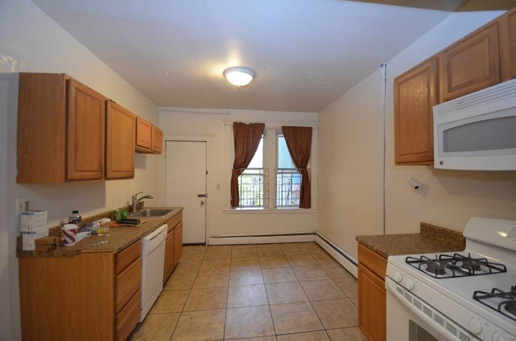 1682 Commonwealth Ave - Photo 1