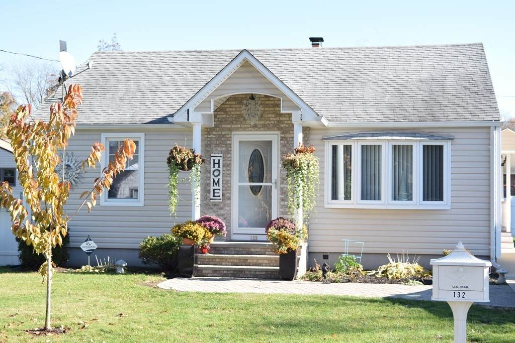 132 Maryland Ave - Photo 1