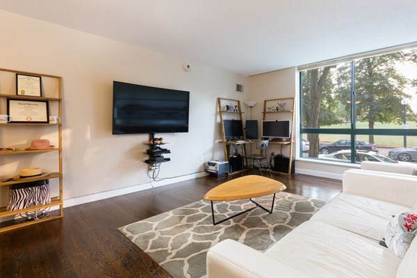 42 8Th St - Photo 1