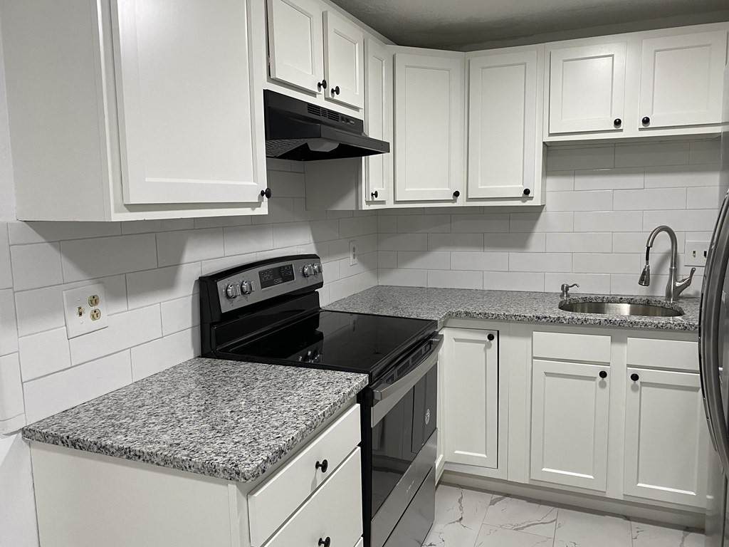124 Addison St - Photo 1