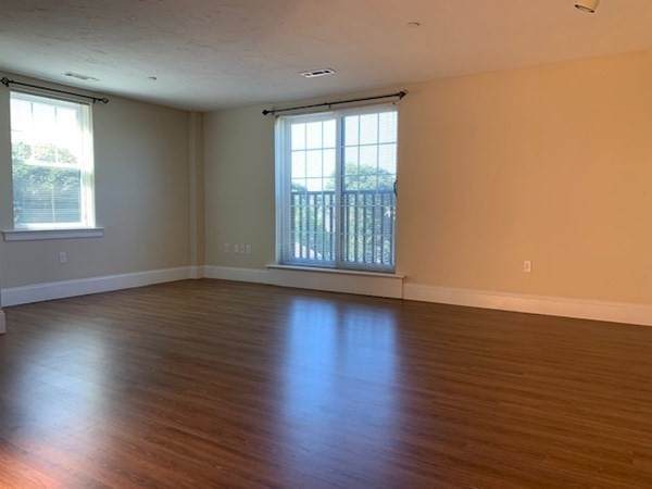 411 Main - Photo 1