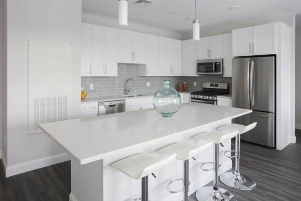 475 Main St - Photo 1