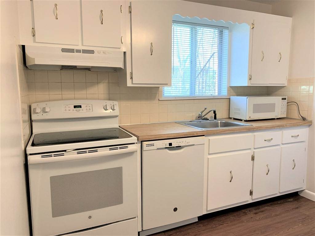 75 Vine Street - Photo 1