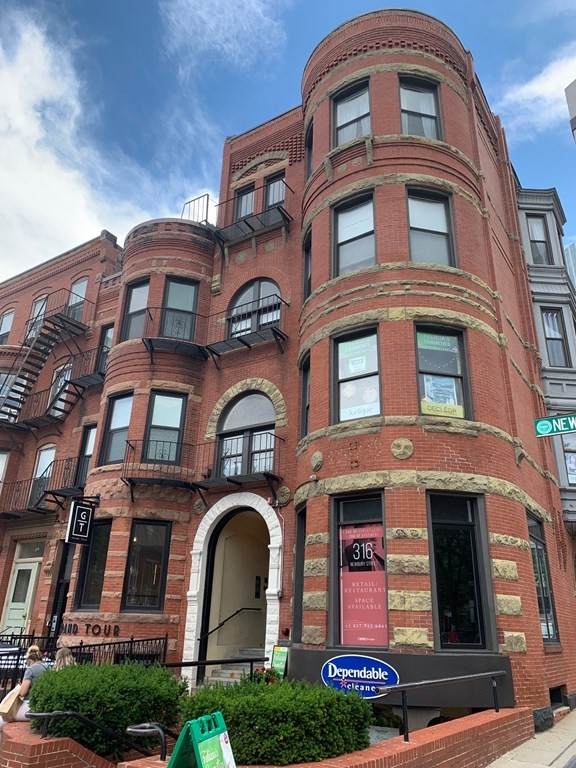 316 Newbury Street - Photo 1