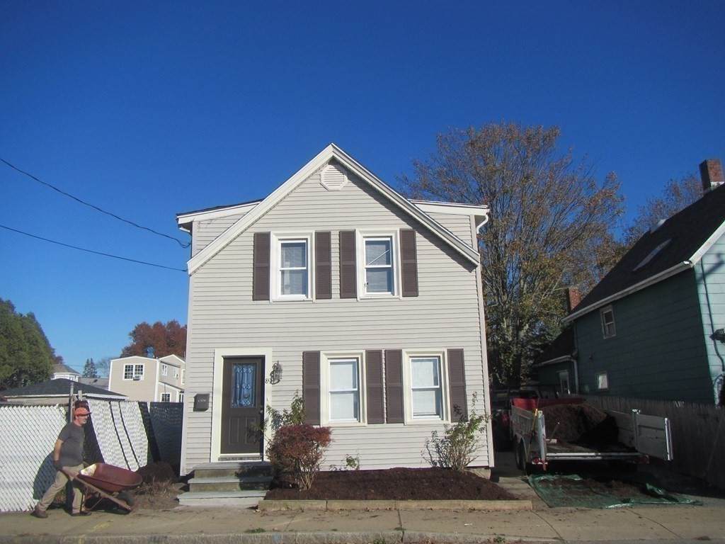 89 Middle St - Photo 1