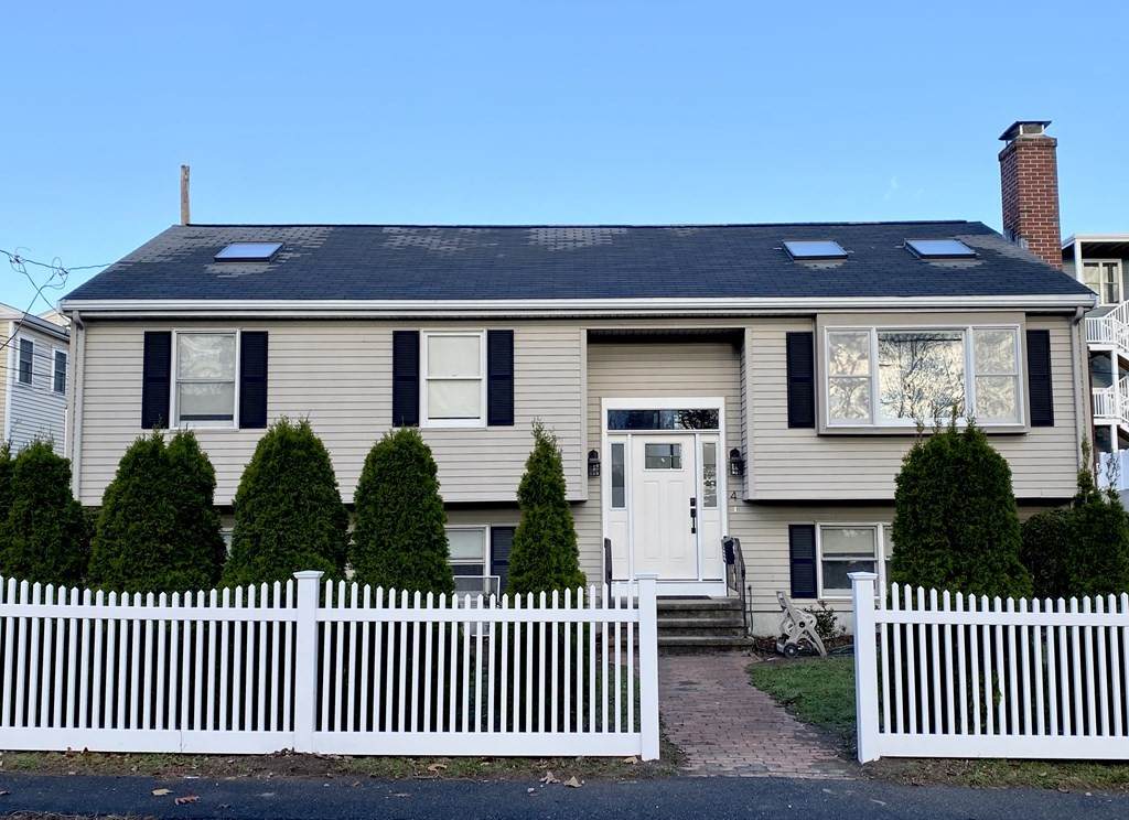 4 Ridgecrest Dr - Photo 1