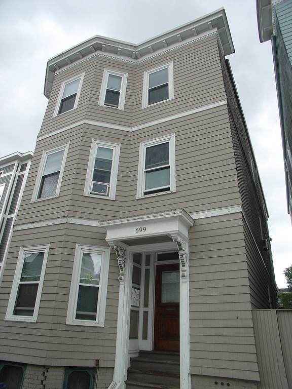 699 E Seventh Street - Photo 1
