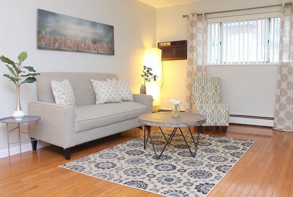 215 Washington Ave - Photo 1