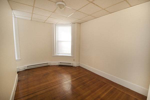 868 Beacon - Photo 1