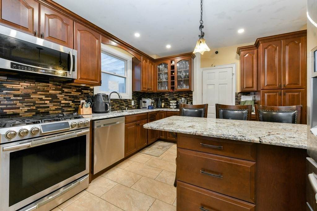 445 Lynn St - Photo 1