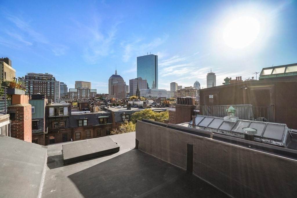 105 Beacon St - Photo 1