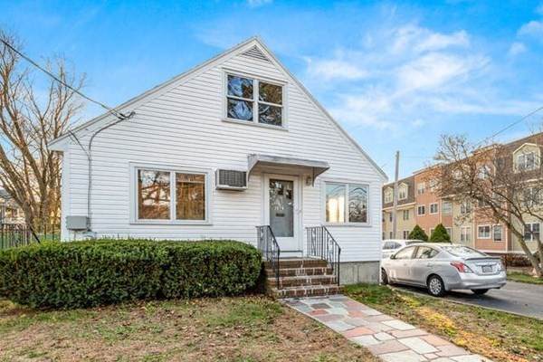 136 Capen St - Photo 1