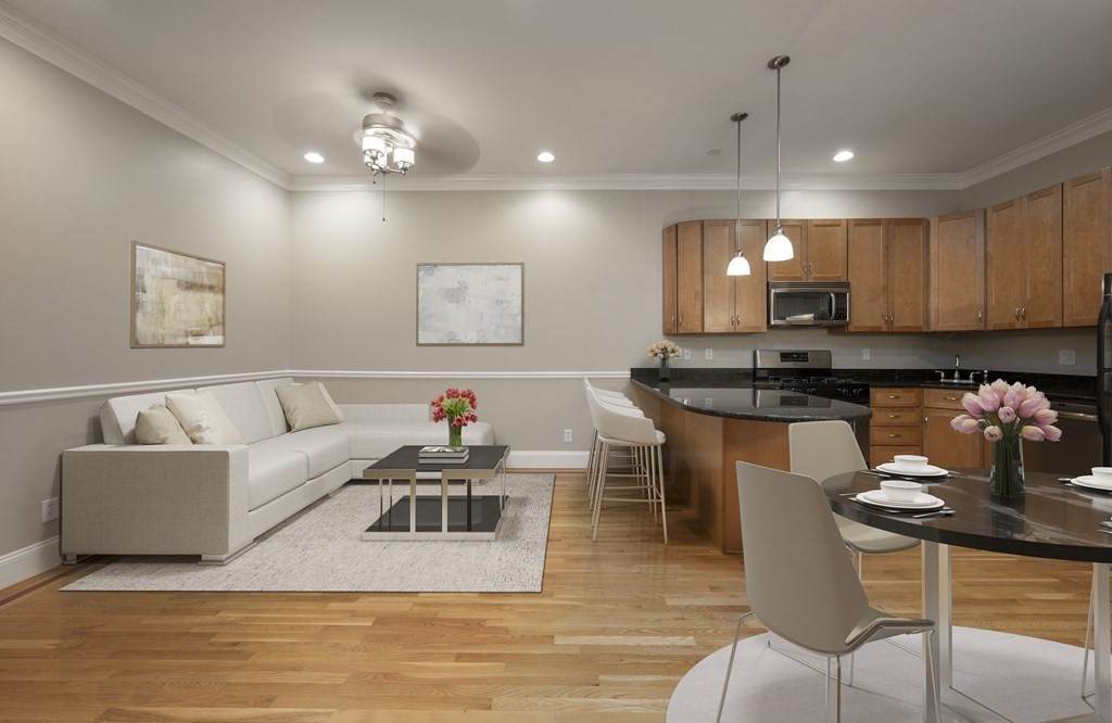 709 E Broadway - Photo 1