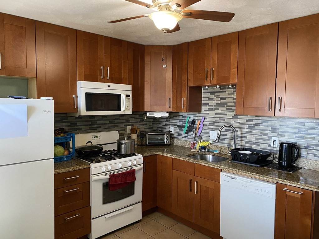 820 Saratoga Street - Photo 1