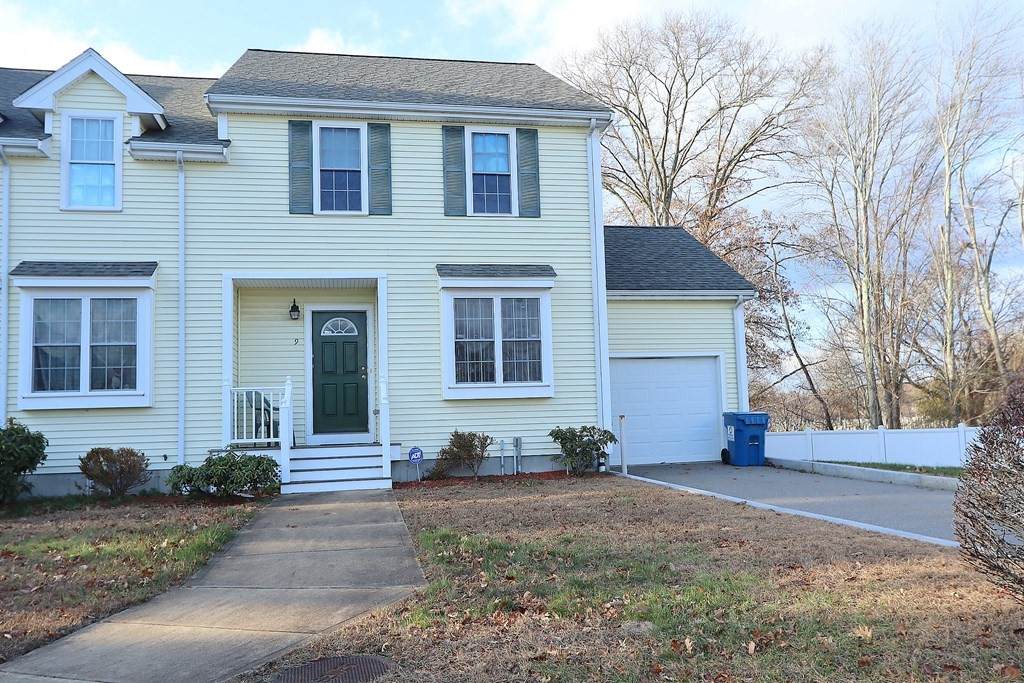 462 Court St - Photo 1