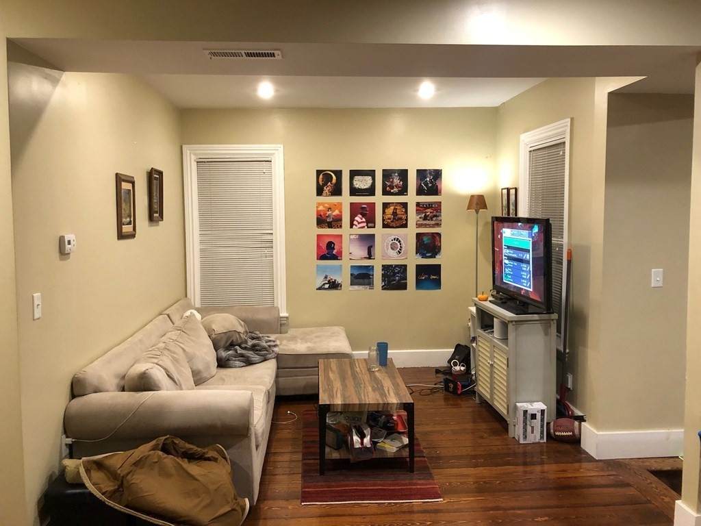 1566 Tremont St - Photo 1