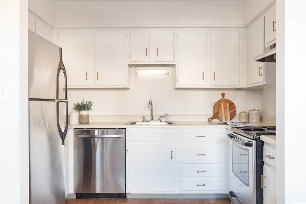 64 Marshall St - Photo 1