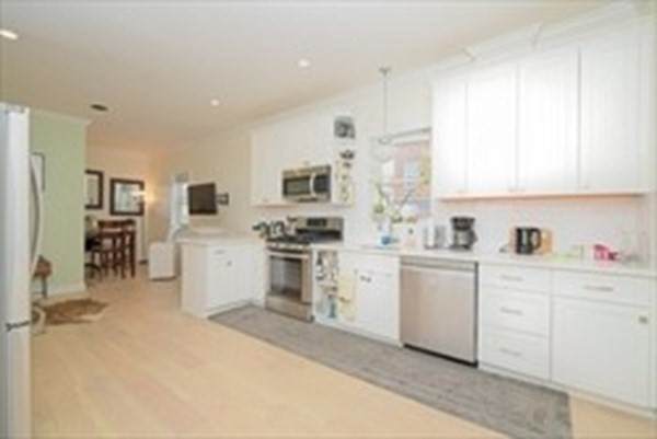 111 Maverick Street - Photo 1