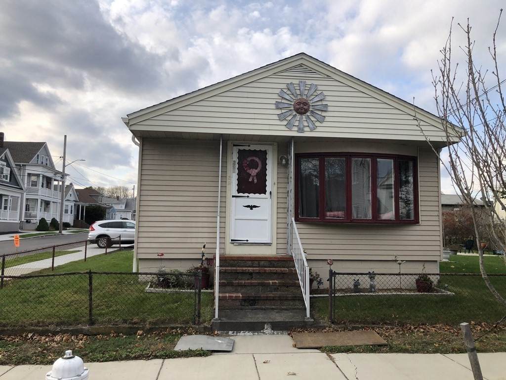 291 Hemlock St - Photo 1