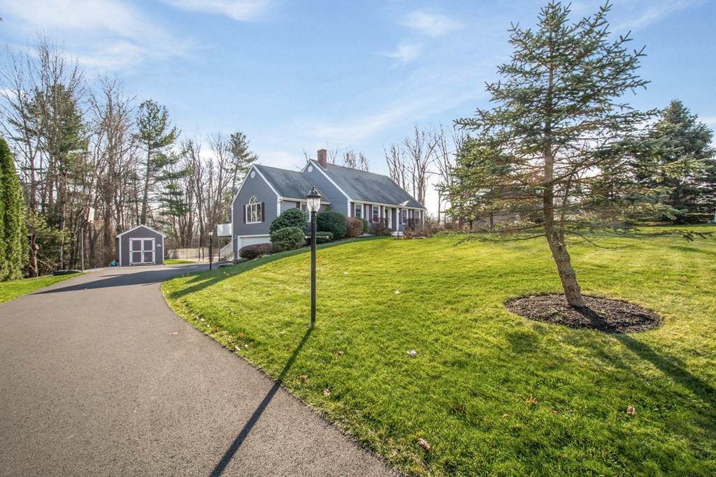 8 Meadow Ln - Photo 1