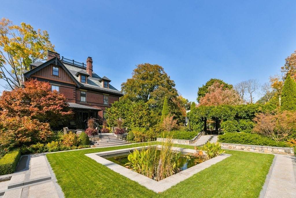 12 Reservoir Street - Photo 1