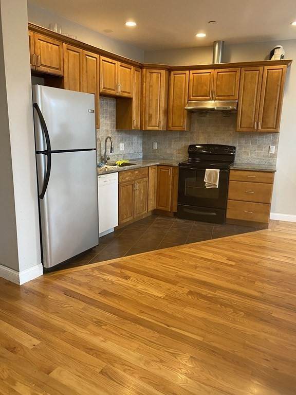 108 Ferry - Photo 1