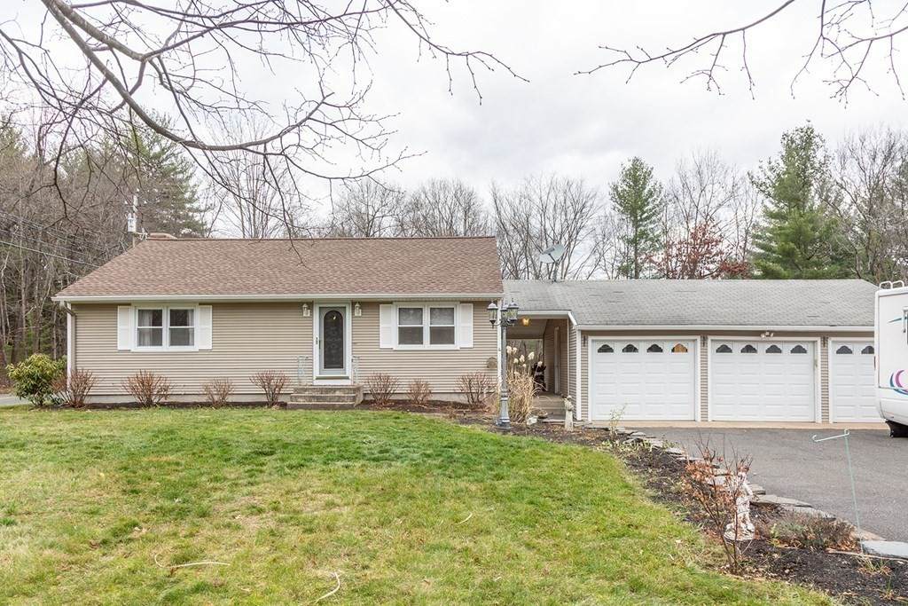 4 Michael Dr - Photo 1