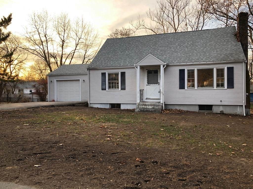 357 Lexington St - Photo 1