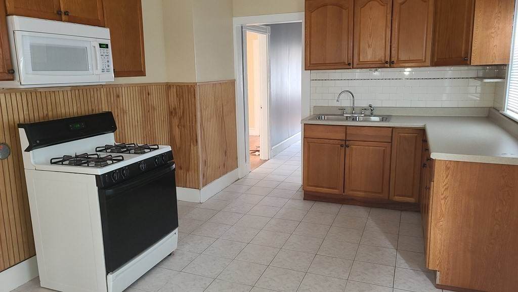 45 Batchelder - Photo 1