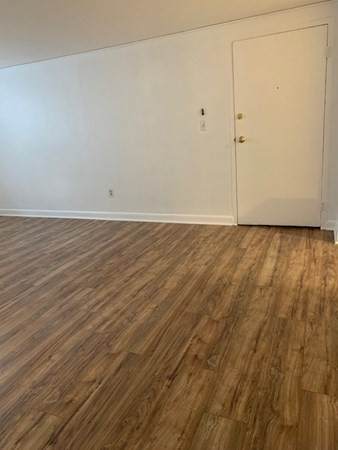 300 Main - Photo 1