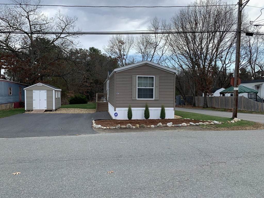 107 Upton Street - Photo 1