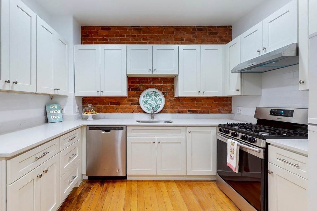 1518 Commonwealth Ave - Photo 1