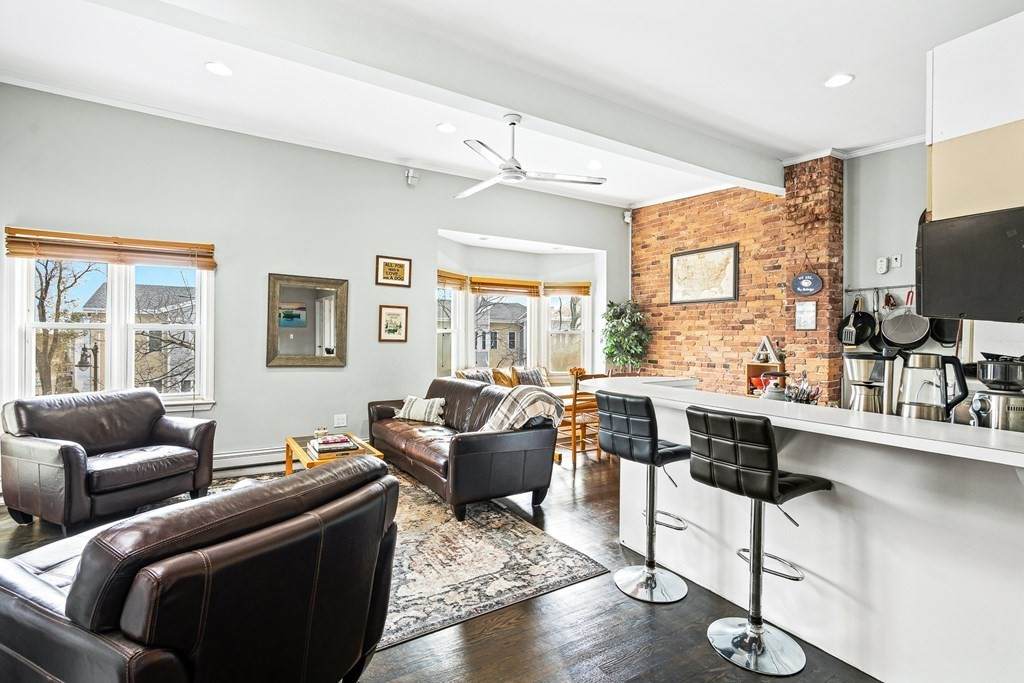 285 Dorchester Street - Photo 1