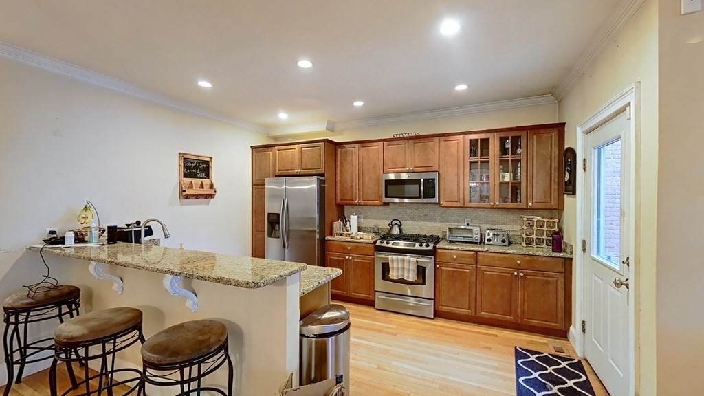 559 E 6Th St - Photo 1
