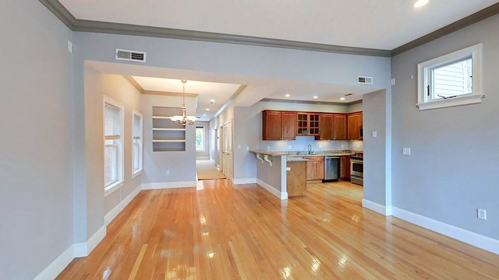 559 E 6Th St - Photo 1