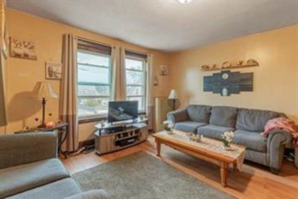 8 Normandy Rd - Photo 1