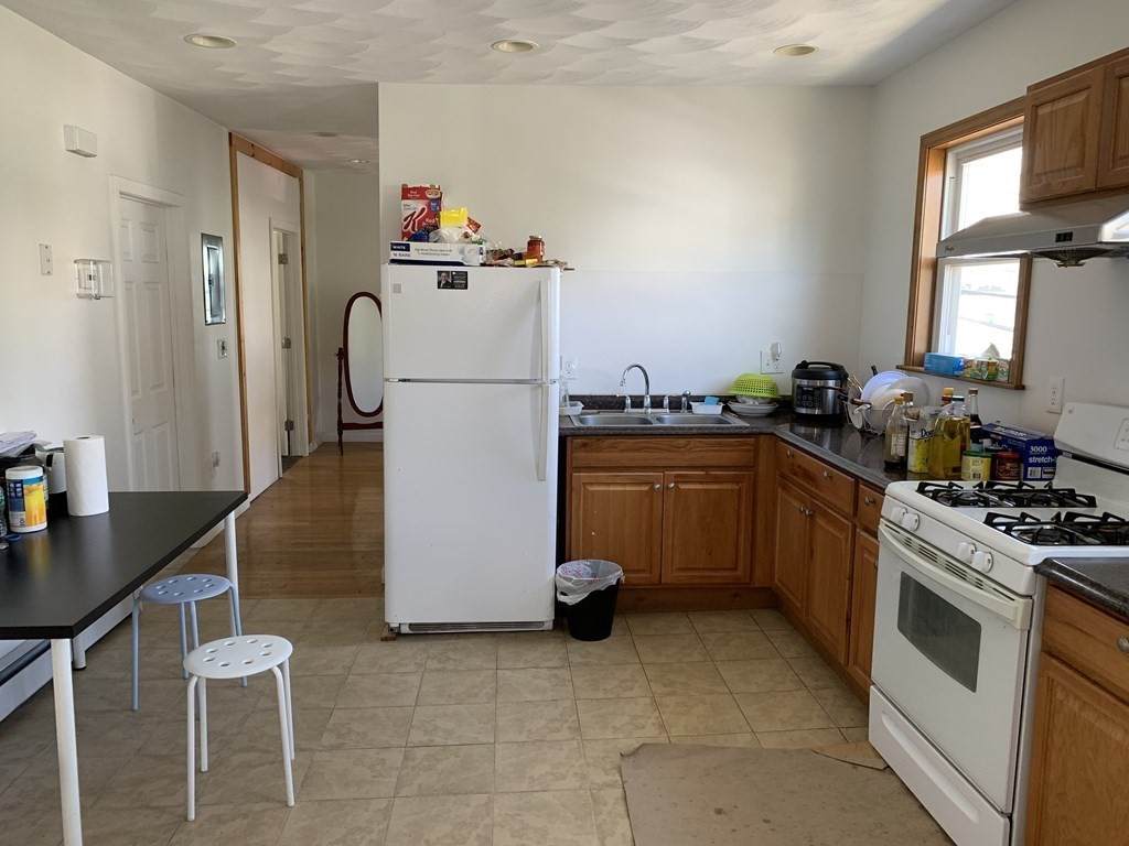 390-392 Charles St - Photo 1